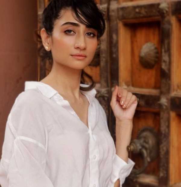 नुपुर जोशी ने वाराणसी की आध्यात्मिक ऊर्जा के अनुभव को लेकर की बात नुपुर जोशी ने वाराणसी की आध्यात्मिक ऊर्जा के अनुभव को लेकर की बात